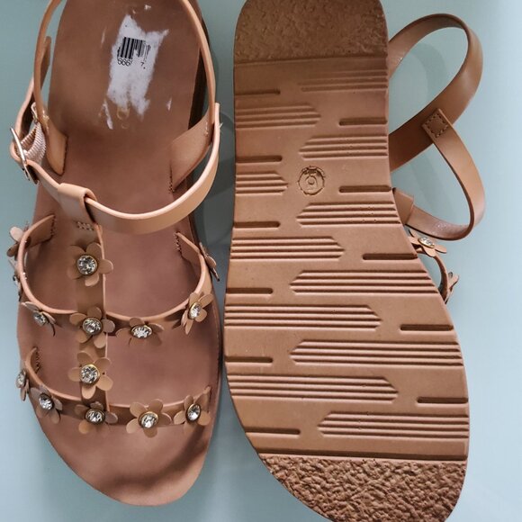 Shoes - Picture 3 of 5